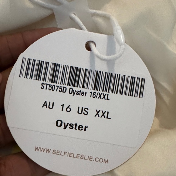 NWT SELFIE LESLIE Irena Twist Bust Short Sleeve Dress Oyster size XL-XXL - Picture 6 of 10